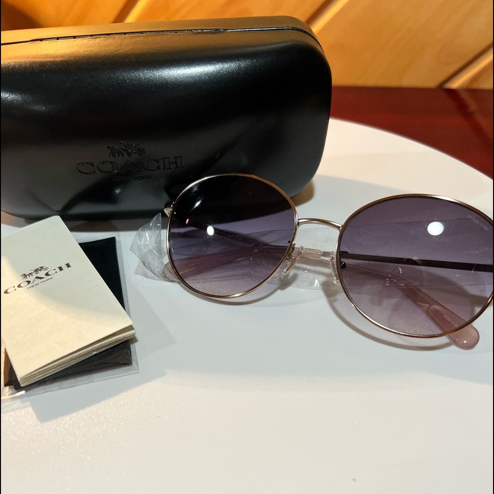 COACH NWT Lia Round Violet Gradient Sunglasses